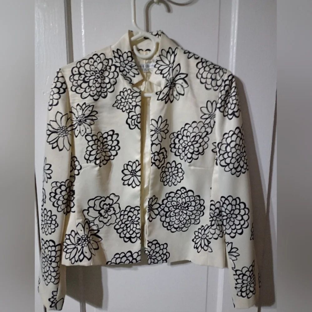 Sandra Darren 6p 2 piece silk shirt and jacket